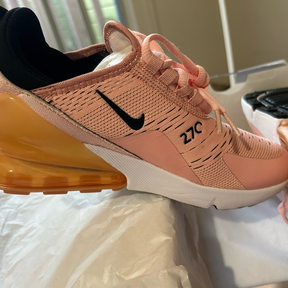 Woman's Nike Air Max - Picture 2 of 3